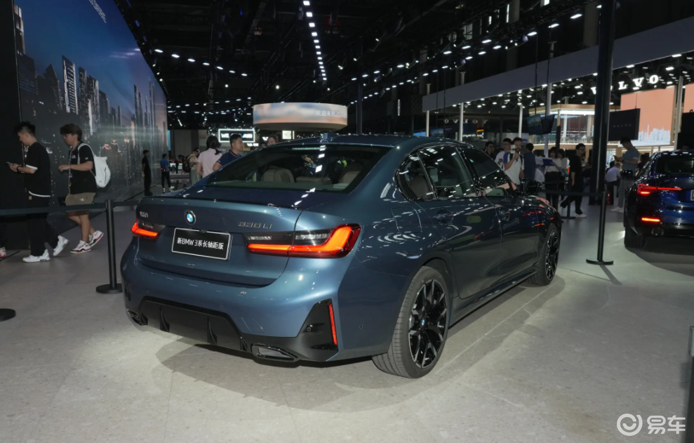 凯迪拉克CT5新版卖20万出头，和3系比孰优孰劣