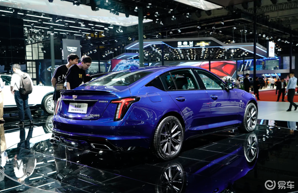 凯迪拉克CT5新版卖20万出头，和3系比孰优孰劣