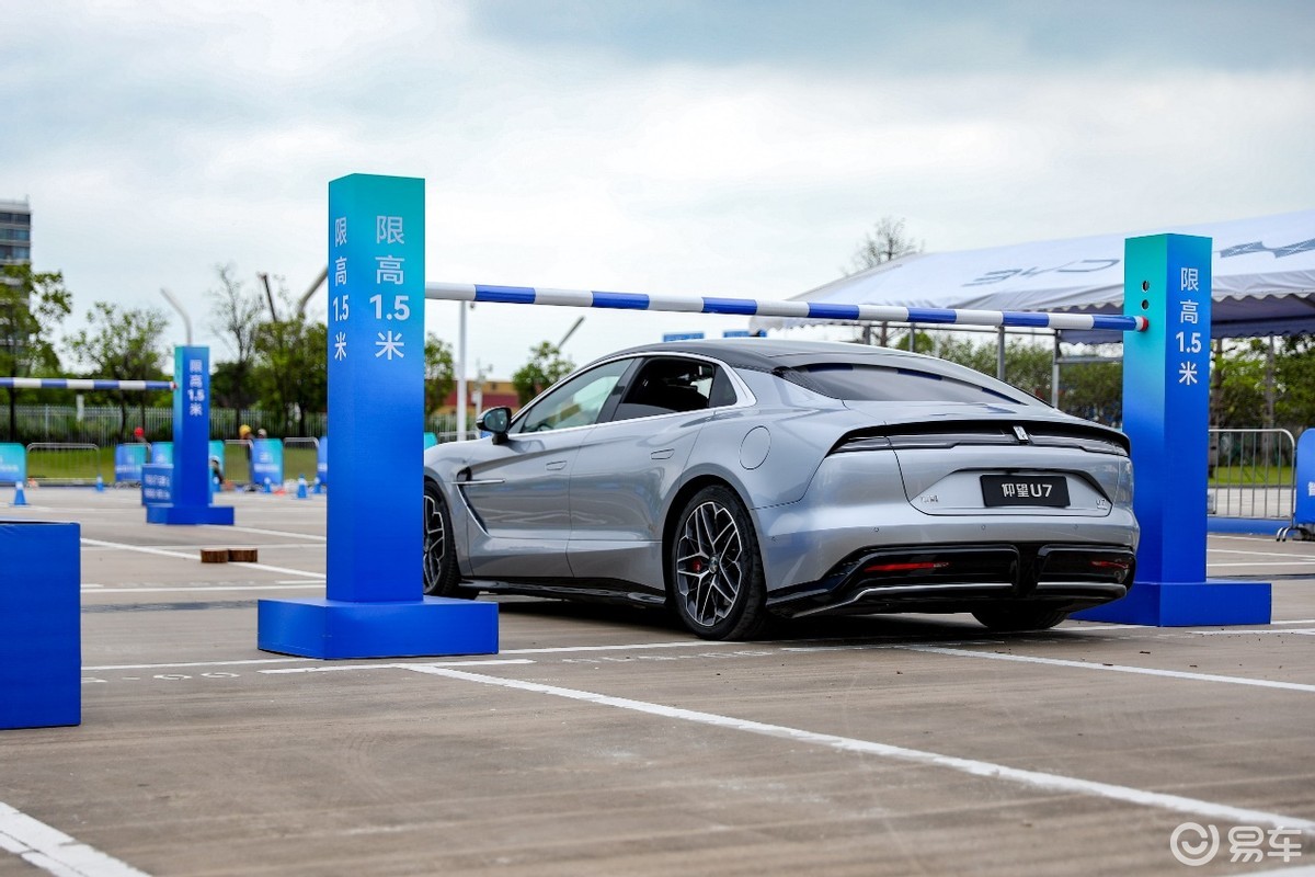 全车系亮相2025粤港澳车展 仰望汽车成展外展内关注焦点