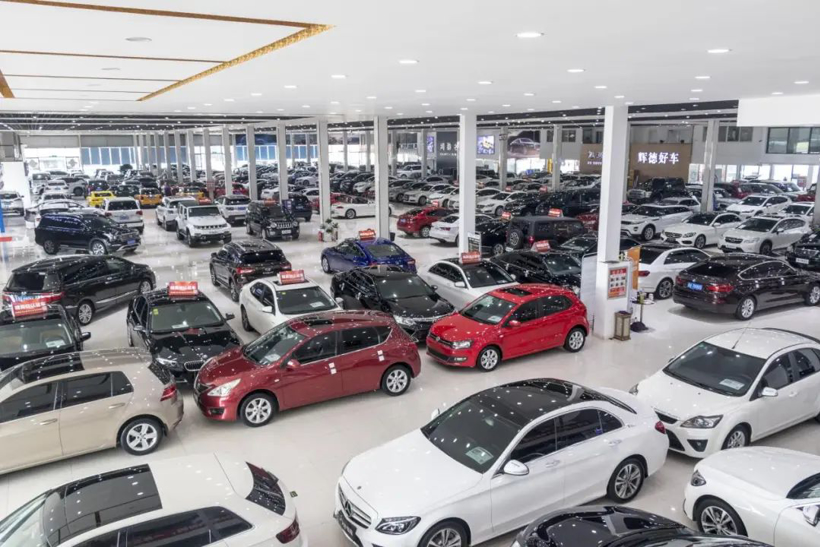 低价击穿底线，车企互掐、供应商痛诉！反卷一年无果，汽车产业难逃鄙视链