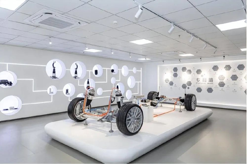 低价击穿底线，车企互掐、供应商痛诉！反卷一年无果，汽车产业难逃鄙视链