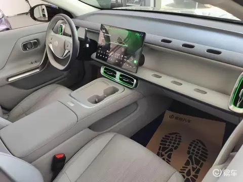 直指小鹏MONA M03！零跑B01到店，续航650公里