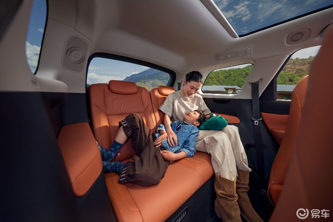 2026款零跑C16推出全新5座版，售价16.88万起