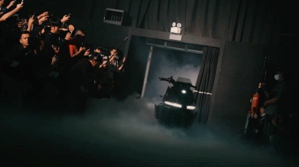 摩托车中的特斯拉来了!新锐品牌OMOWAY携自研智能电动摩托亮相雅加达品牌发布会