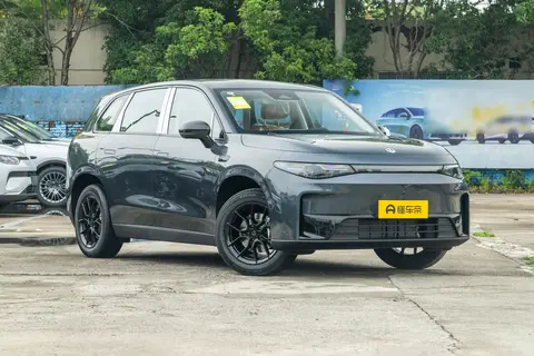 13万级纯电SUV对决！零跑C10 VS 极狐阿尔法T5