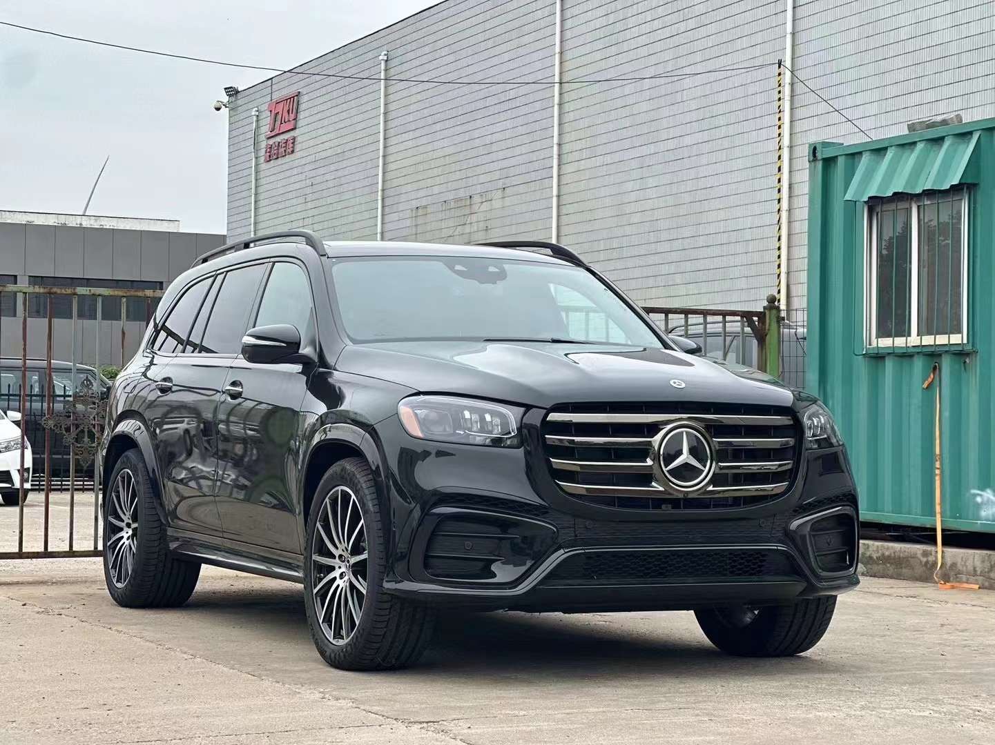 奔驰GLS美版 全部在售 2025款 2024款 2023款 2022款 2021款 2020款2024款美规GLS450图文详解 落地价是多少 有现车嘛