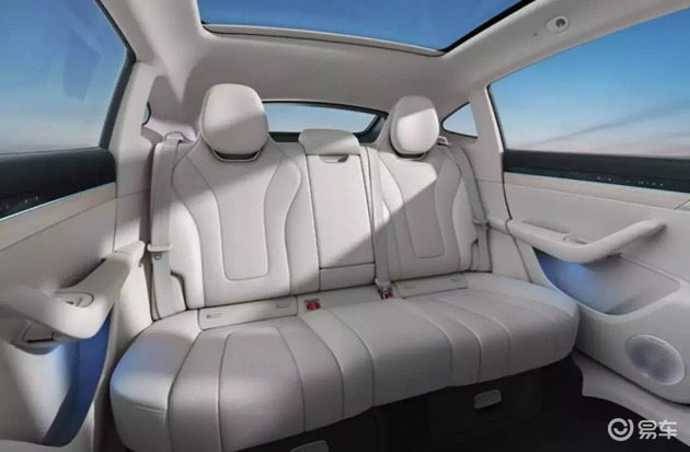 小米YU7 VS 智界R7：续航、底盘、座椅大PK