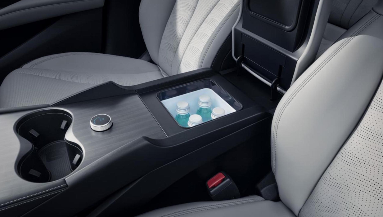 全球首款超混旅行车！比亚迪 10.98 万破局细分市场