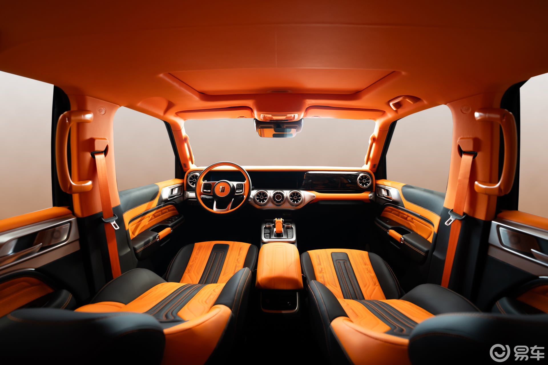 坦克 300 橙黑定制：把爱马仕橙穿进座舱