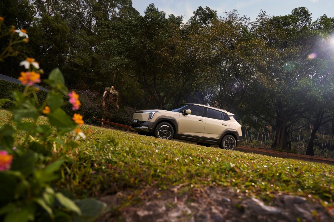 东风纳米06 VS 比亚迪元UP谁更适合家用代步出行？