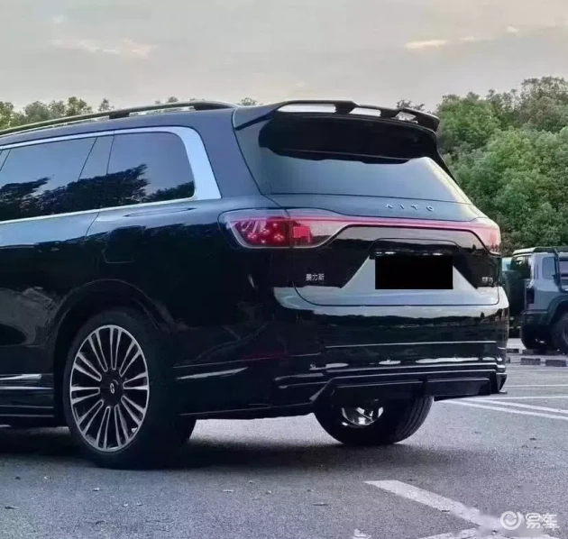 问界M9变身黑武士，BTK小包围一键改色，超酷逆袭