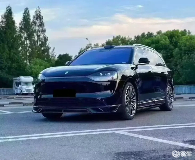 问界M9变身黑武士，BTK小包围一键改色，超酷逆袭