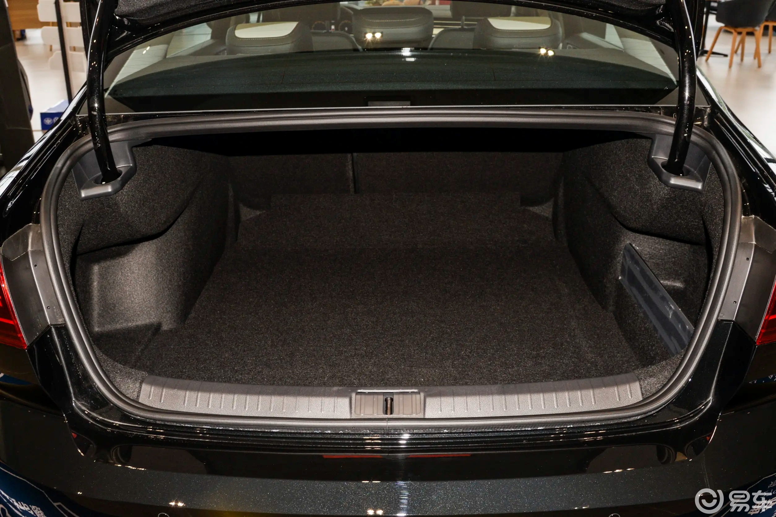 20万合资品牌B级车对比，大众迈腾和本田雅阁该怎么选？