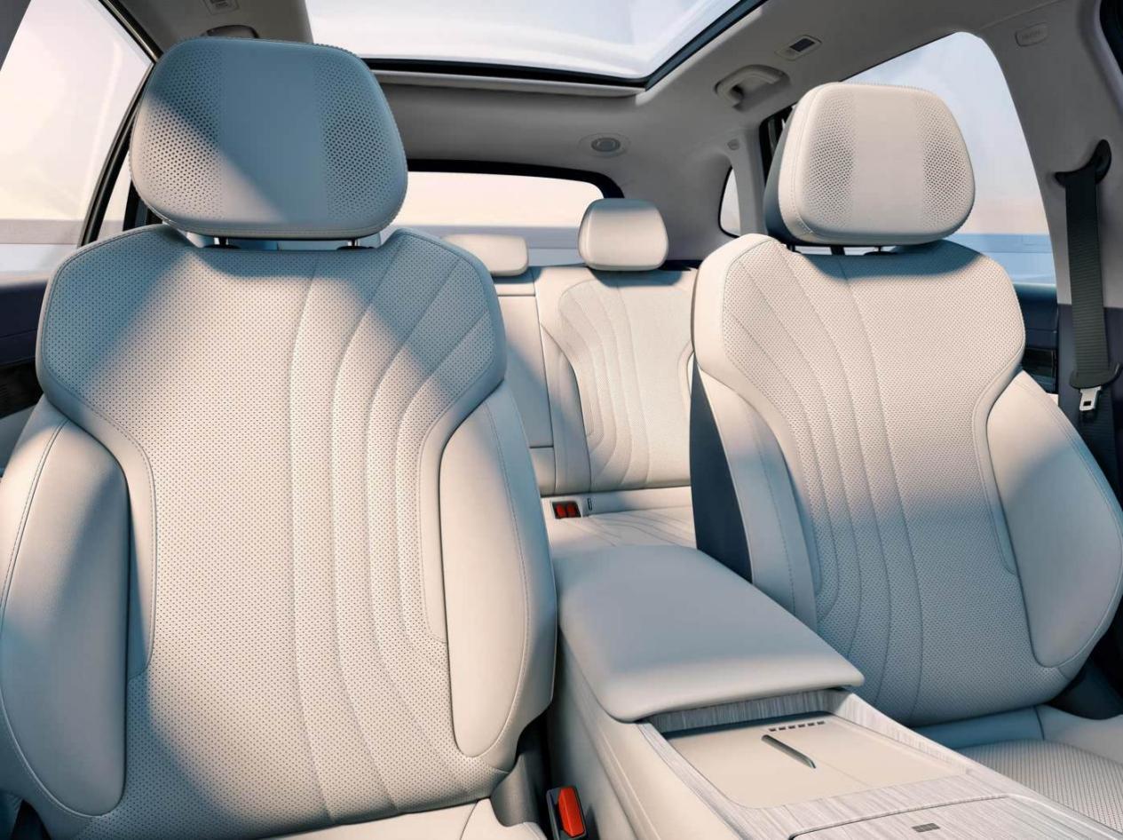 女性用车新标杆?零跑B10与深蓝S05、银河E5深度对比