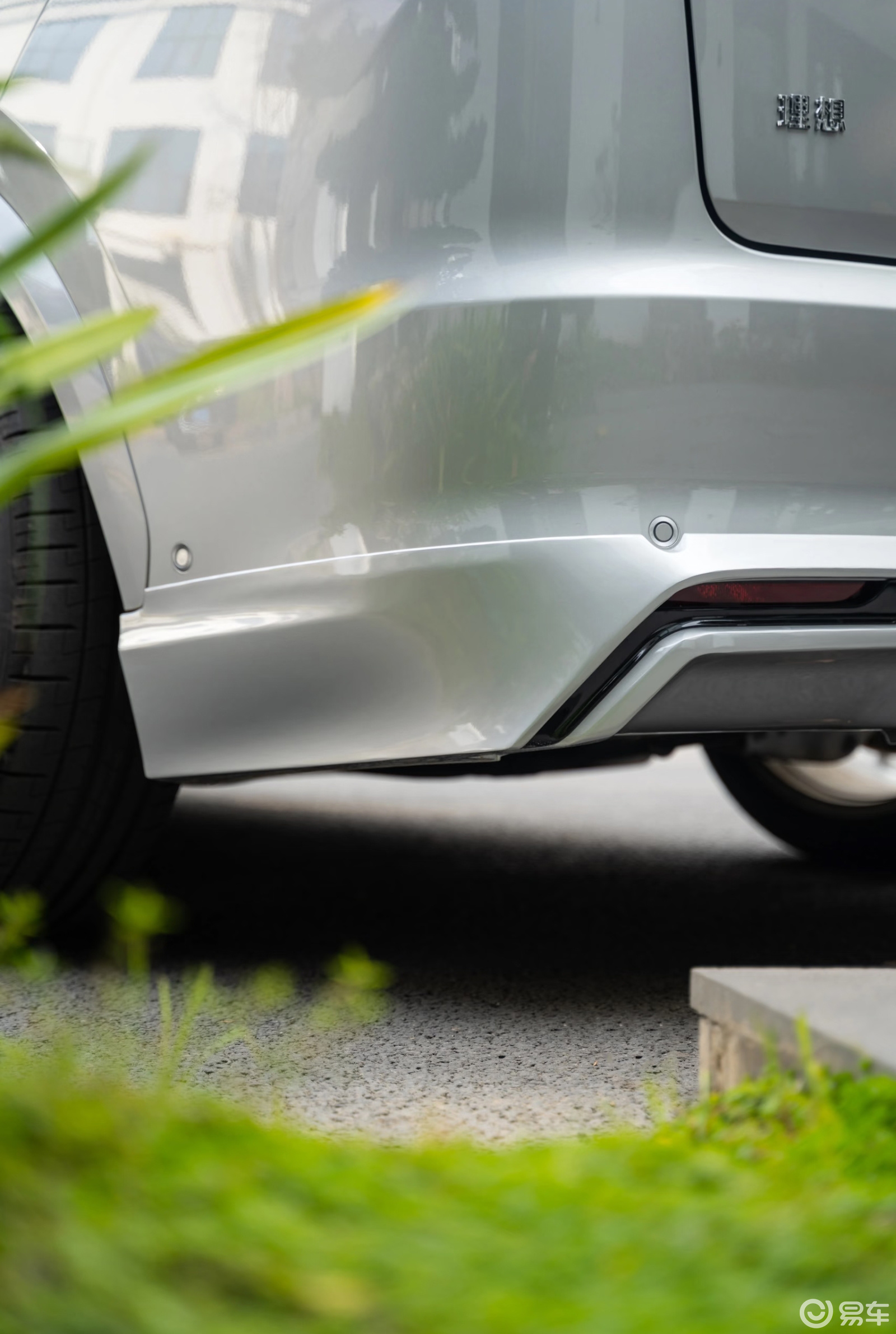 理想 L7 银色外饰小包围套件定制：精致蜕变，型格升级