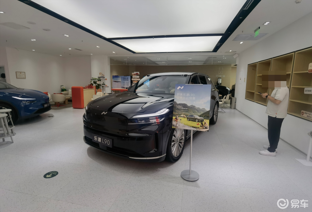 线下实探理想i8与乐道L90：销售互放狠话，一周后亮底牌