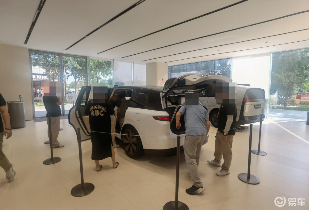 线下实探理想i8与乐道L90：销售互放狠话，一周后亮底牌