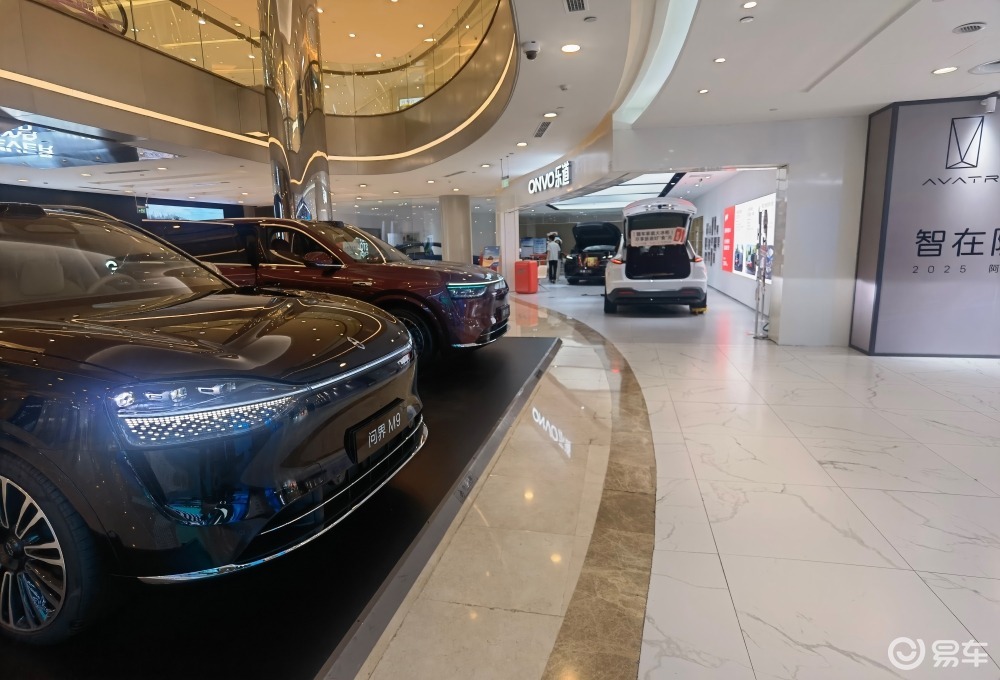 线下实探理想i8与乐道L90：销售互放狠话，一周后亮底牌