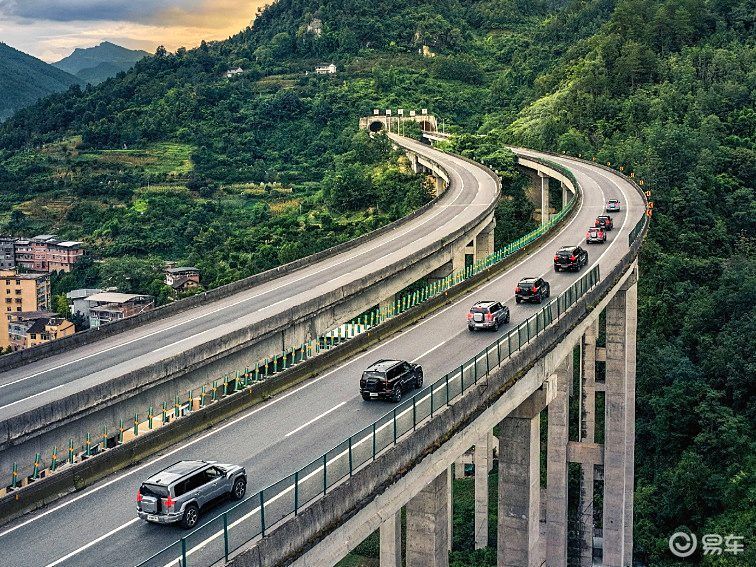 华为系越野车内卷 猛士M817与豹8谁更强？