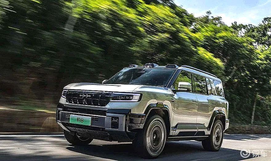 华为系越野车内卷 猛士M817与豹8谁更强？