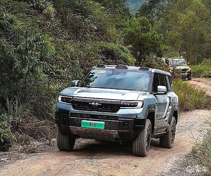 华为系越野车内卷 猛士M817与豹8谁更强？