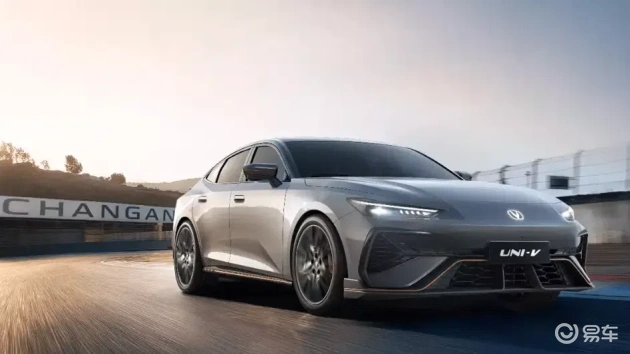 新款长安UNI-V上市，全系标配电动后扰流板