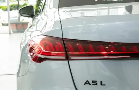 奥迪推新A5L抢市场 宝马3系压力大 配置参数全公开