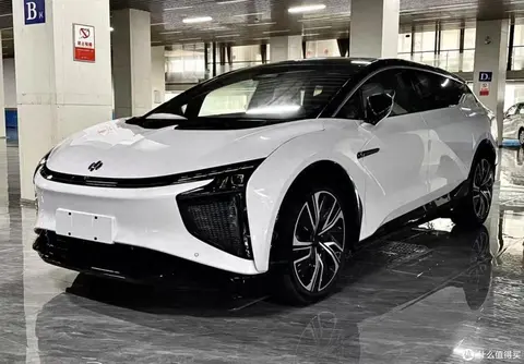 大量高合纯电SUV库存车流入闲鱼，指导价57万，如今3.4折能拿下