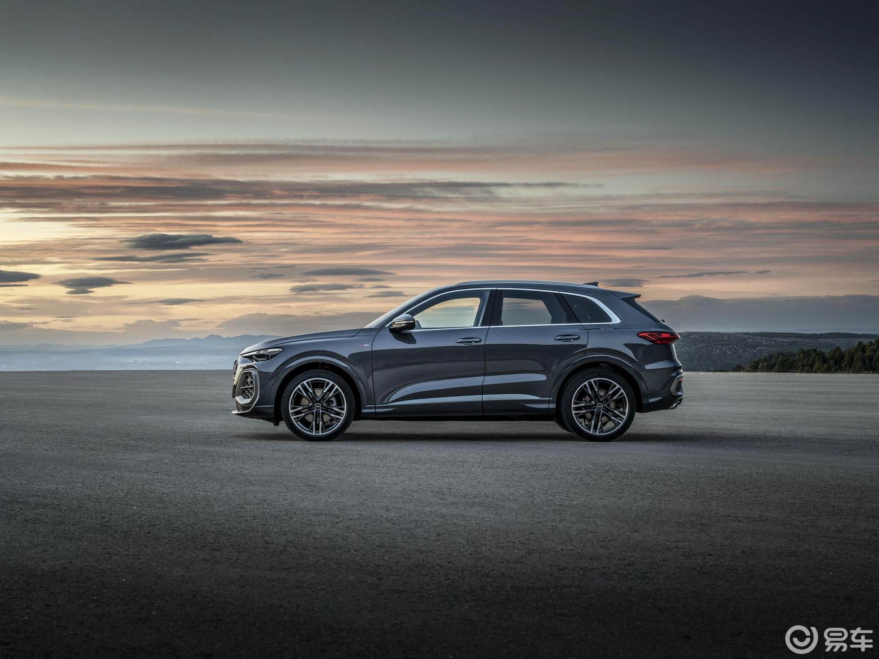 新一代奥迪Q5海外上市 最高V6发动机+运动套件