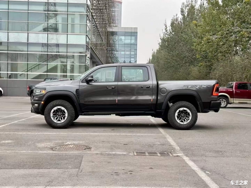 公羊美版 全部在售 2025款 2023款 2022款 2017款 2016款道奇公羊霸王龙配置参数及其价格 肌肉王登场