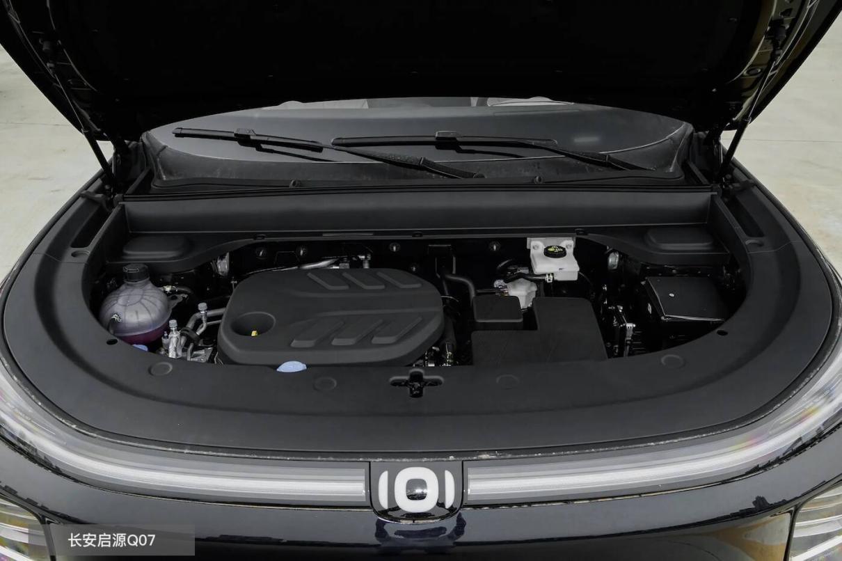 巅峰对决：长安启源Q07遇上比亚迪宋PLUS，谁更强？