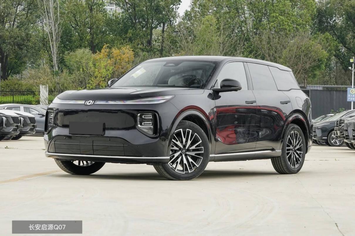 巅峰对决：长安启源Q07遇上比亚迪宋PLUS，谁更强？