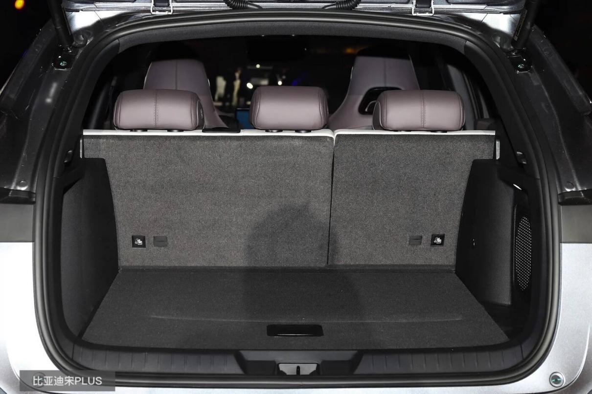 巅峰对决：长安启源Q07遇上比亚迪宋PLUS，谁更强？