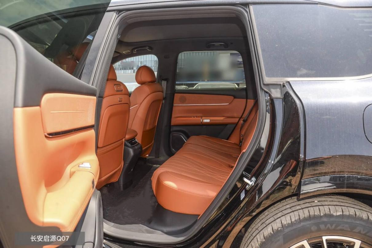 巅峰对决：长安启源Q07遇上比亚迪宋PLUS，谁更强？