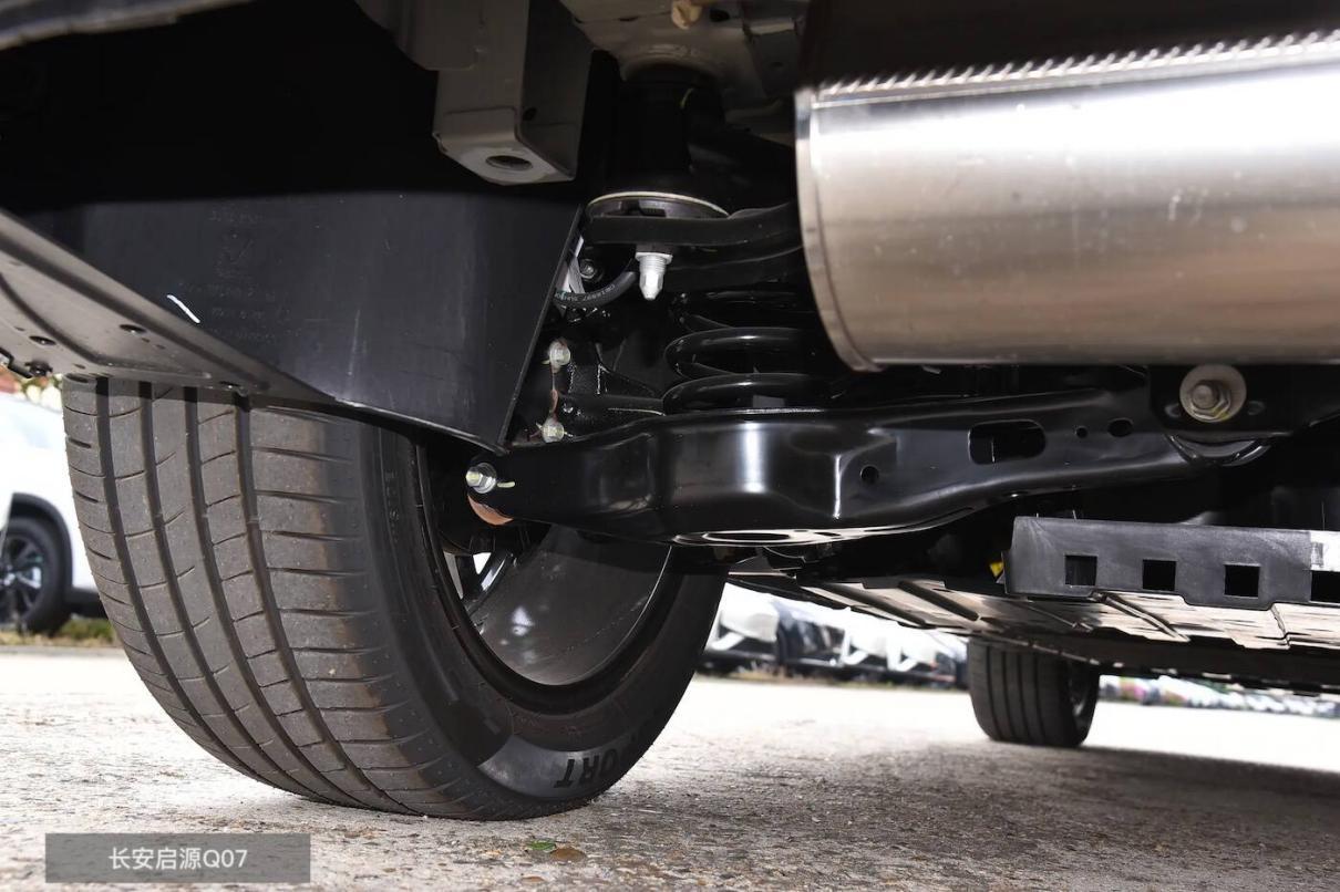 巅峰对决：长安启源Q07遇上比亚迪宋PLUS，谁更强？