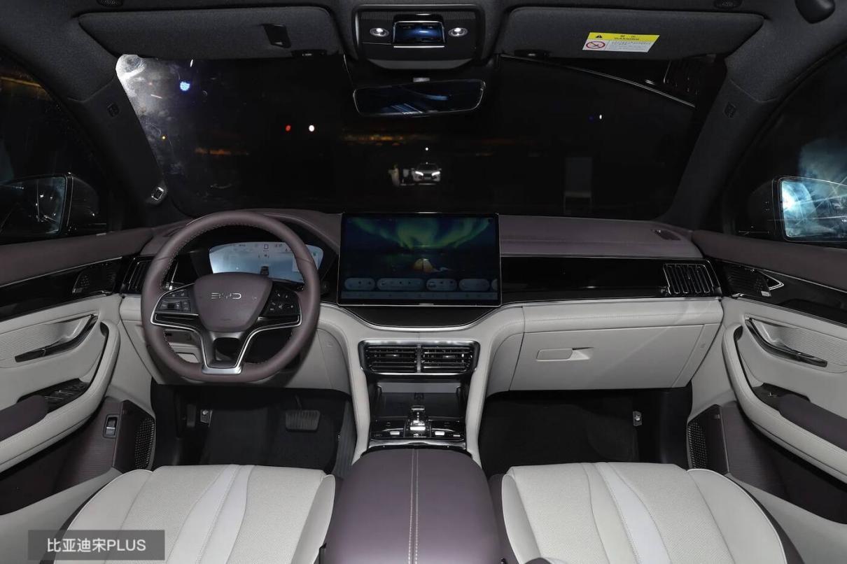 巅峰对决：长安启源Q07遇上比亚迪宋PLUS，谁更强？