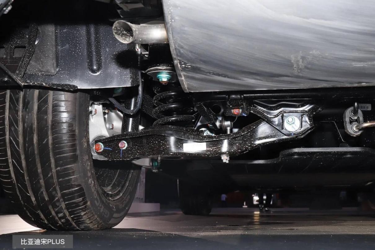 巅峰对决：长安启源Q07遇上比亚迪宋PLUS，谁更强？