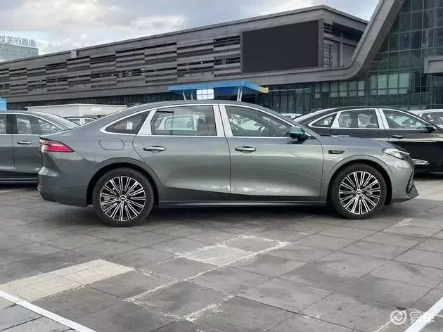 吉利银河A7限时售8.18万起，超长续航2100km