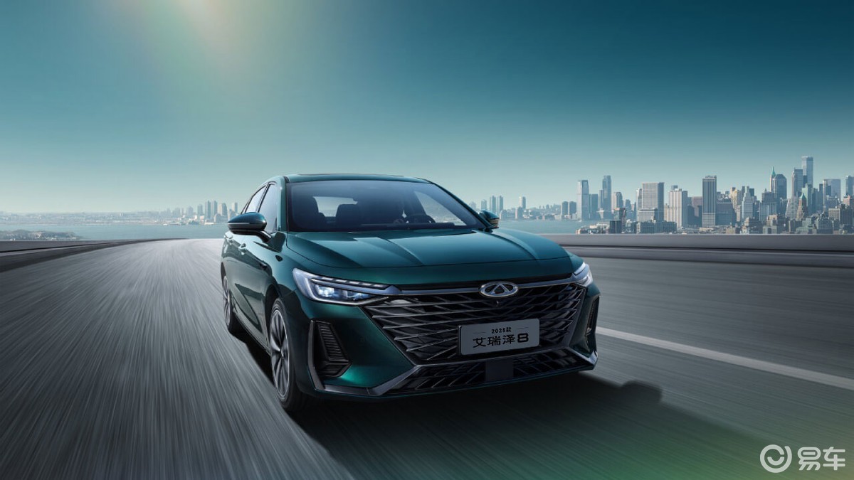 10万级燃油家轿之争 UNI-V对比艾瑞泽8 谁更值得买