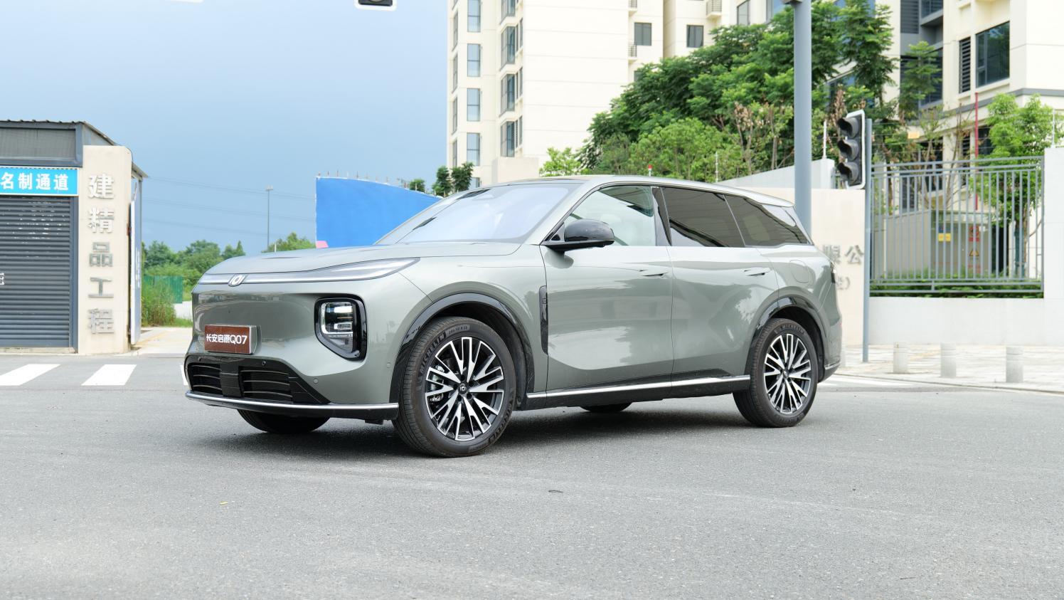 大厂出品，价格接近，选长安启源Q07还是宋PLUS DM