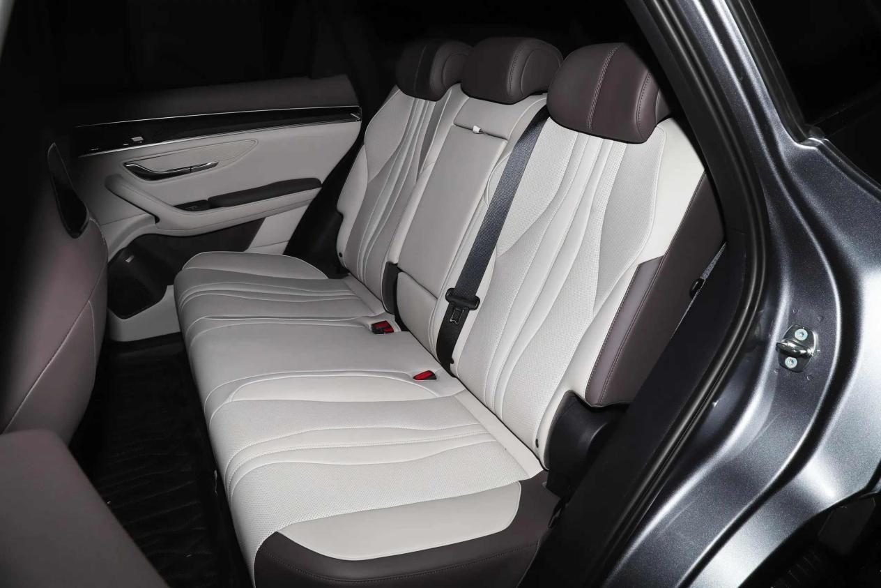 大厂出品，价格接近，选长安启源Q07还是宋PLUS DM