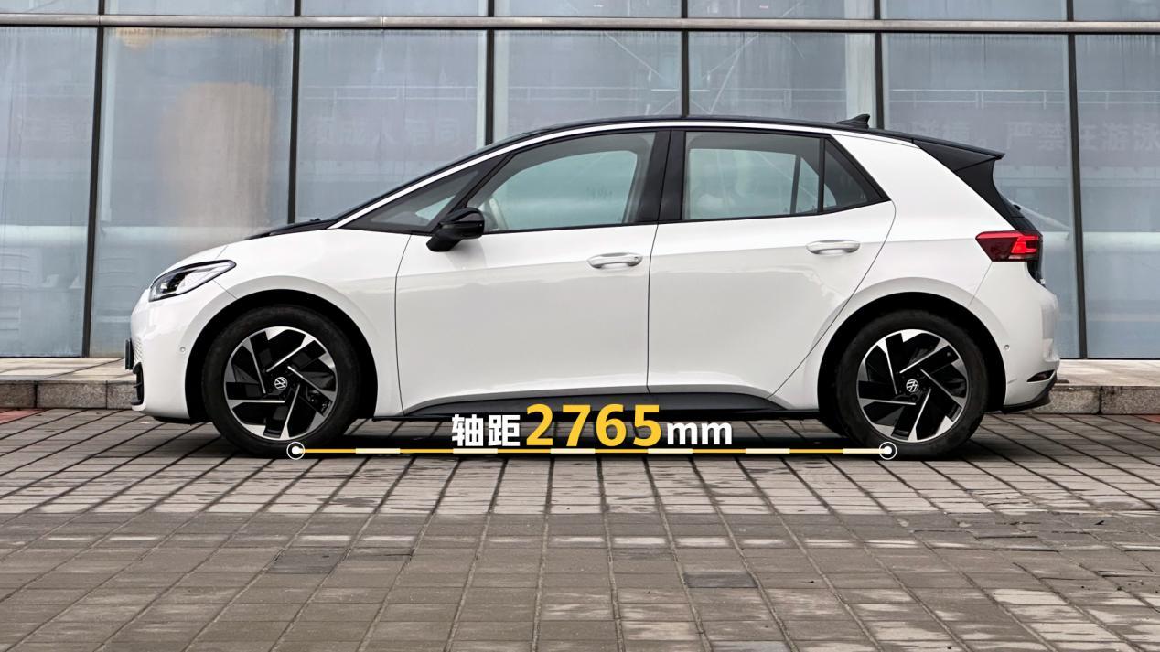 ID.3对比萤火虫，谁是13万以内更具性价比的纯电之选？