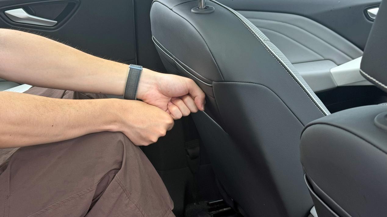 ID.3对比萤火虫，谁是13万以内更具性价比的纯电之选？