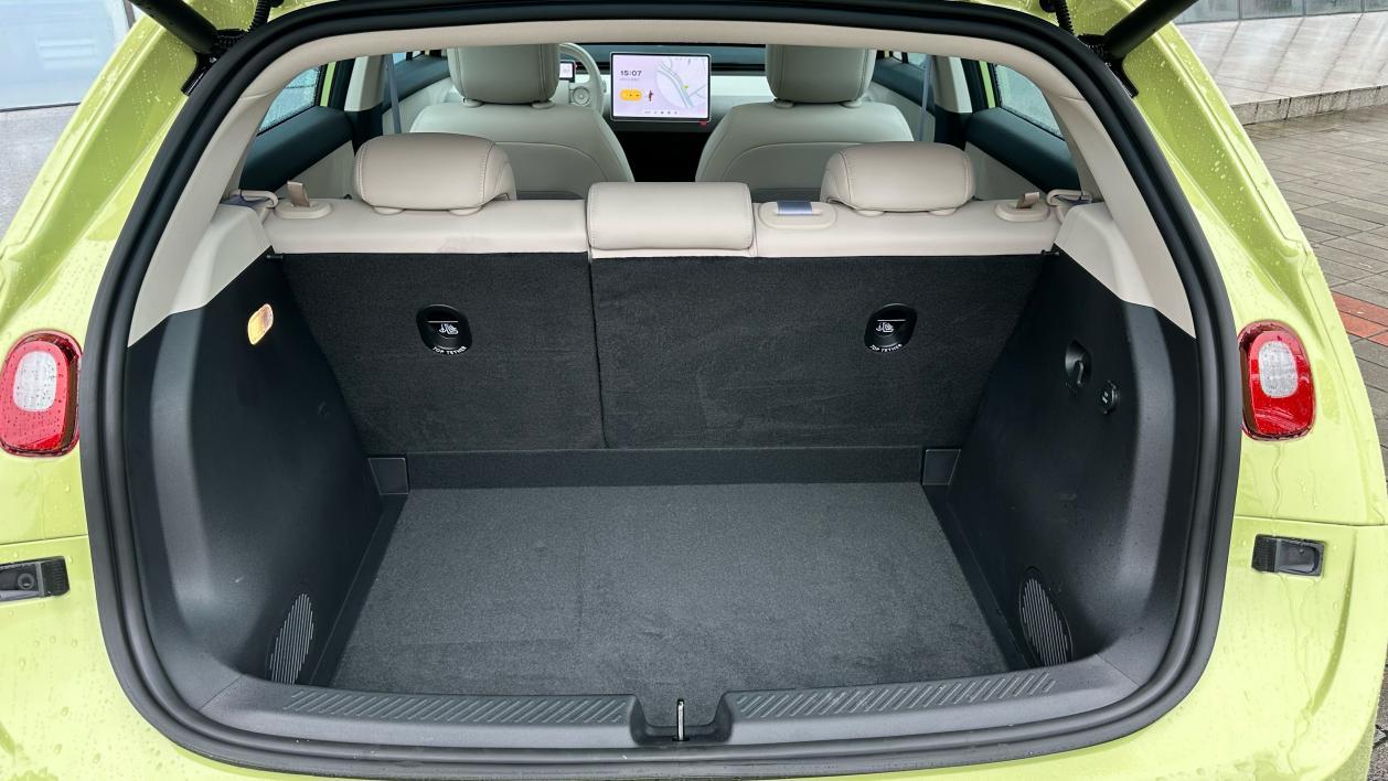 ID.3对比萤火虫，谁是13万以内更具性价比的纯电之选？