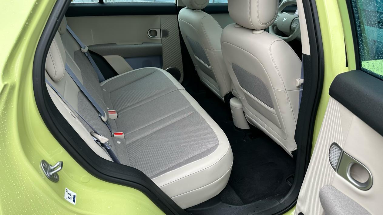 ID.3对比萤火虫，谁是13万以内更具性价比的纯电之选？