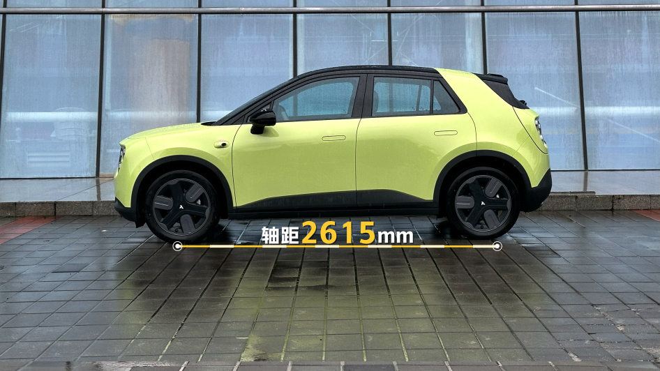 ID.3对比萤火虫，谁是13万以内更具性价比的纯电之选？