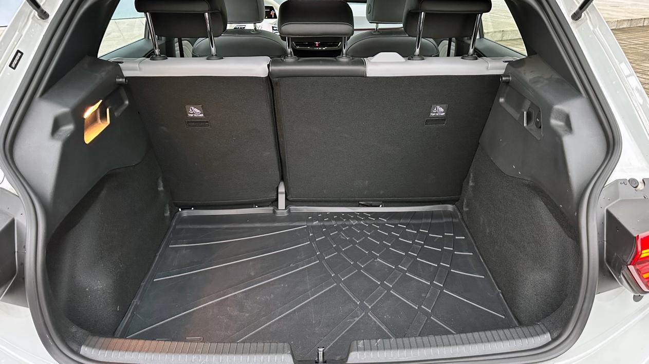 ID.3对比萤火虫，谁是13万以内更具性价比的纯电之选？