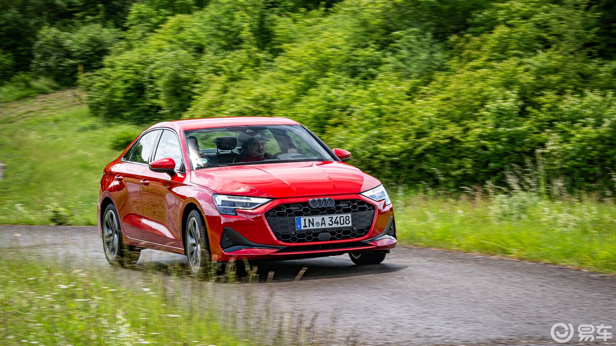 奥迪A3、BMW 2系和马自达3的较量