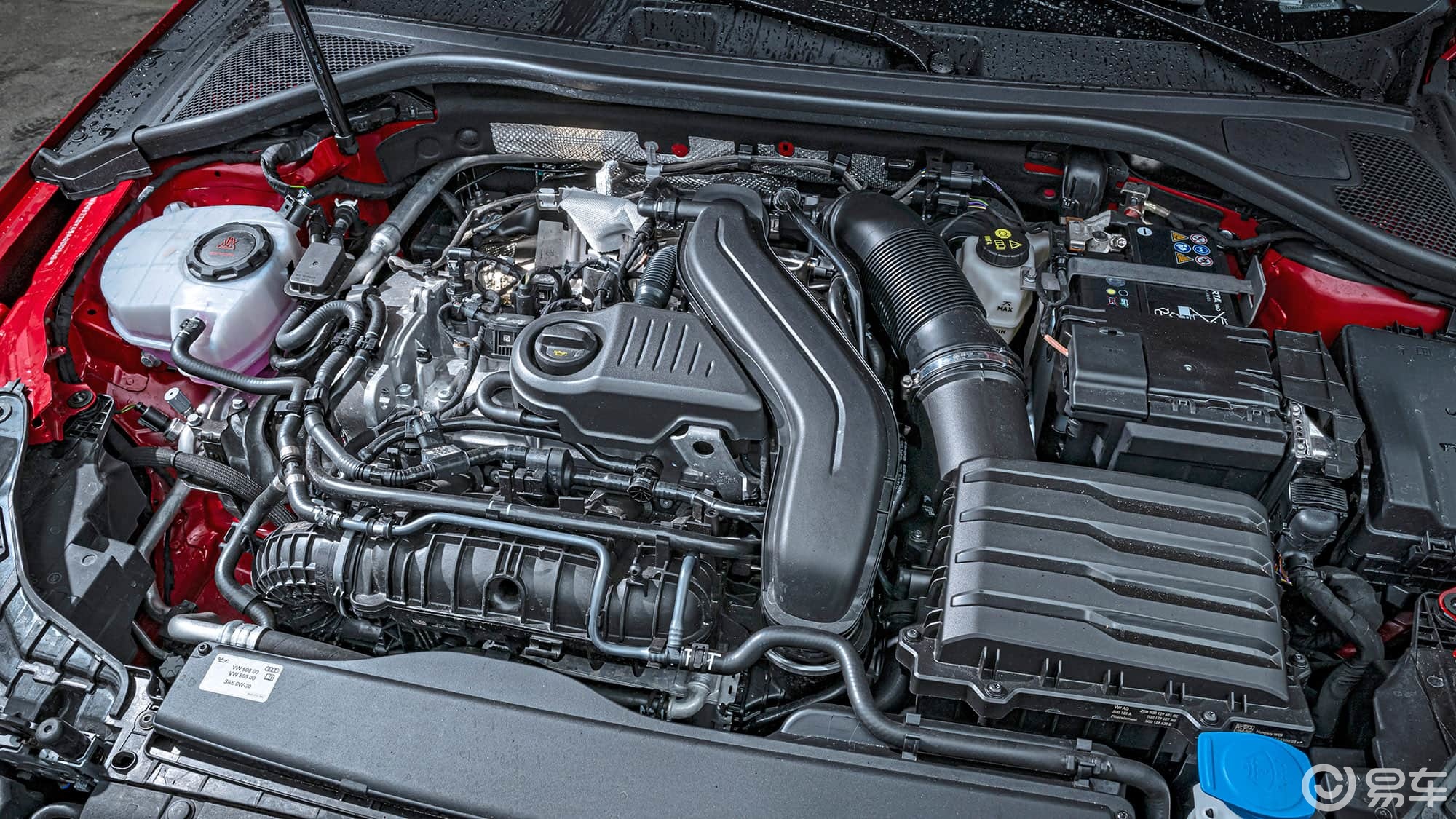 奥迪A3、BMW 2系和马自达3的较量