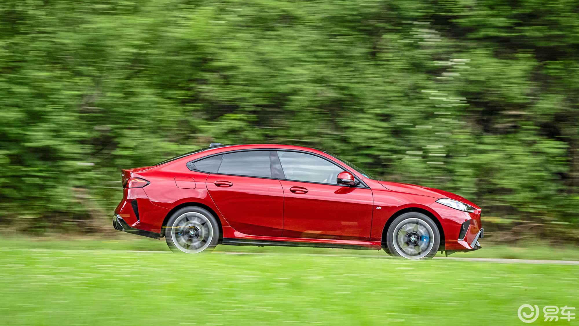 奥迪A3、BMW 2系和马自达3的较量